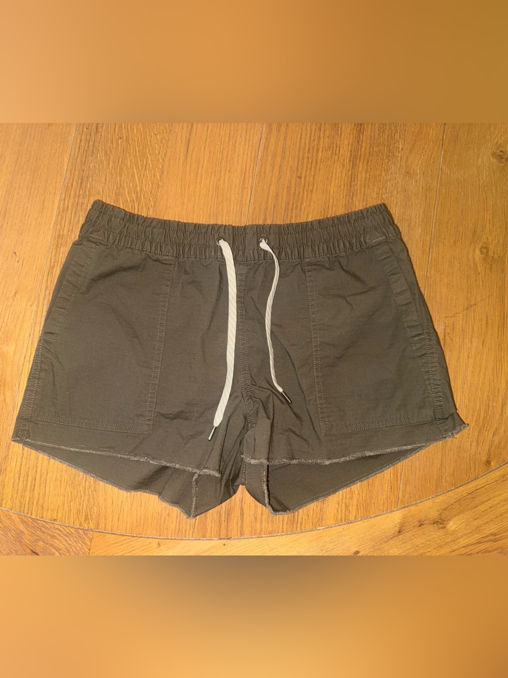 Vuori women's army green drawstring shorts